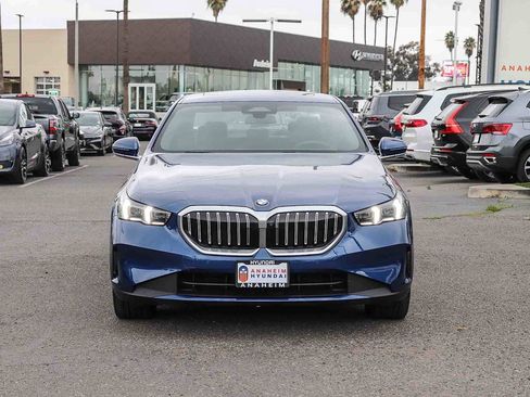 Used 2024 BMW 540i xDrive 540i xDrive w/ Premium Package image 2