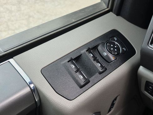 Used 2019 Ford F150 XLT w/ Equipment Group 302A Luxury RWD image 9