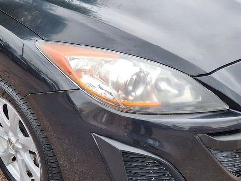 Used 2011 MAZDA MAZDA3 i Touring FWD image 28