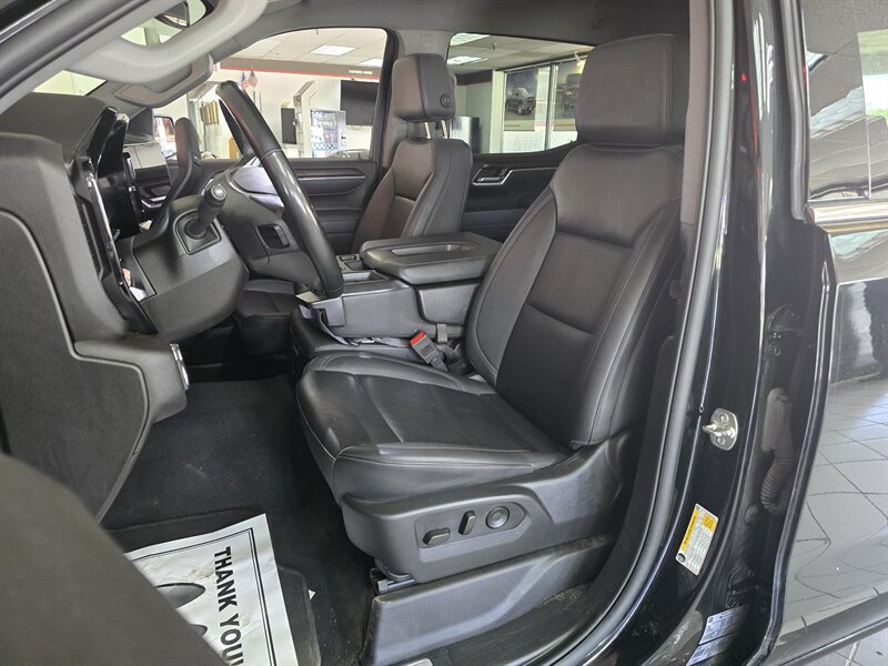 Used 2025 GMC Sierra 1500 SLT AWD/4WD image 14