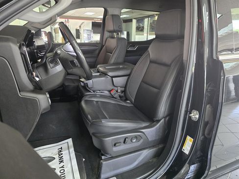 Used 2025 GMC Sierra 1500 SLT AWD/4WD image 14