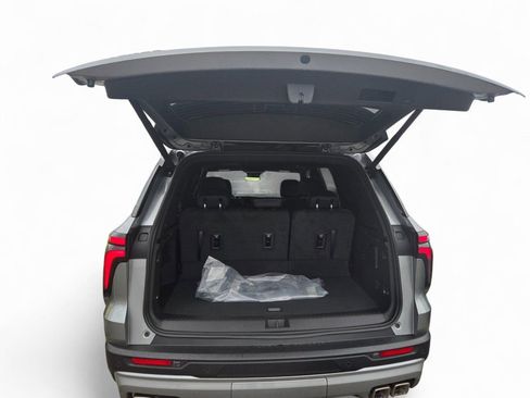 New 2026 Chevrolet Traverse LT w/ Driver Confidence Package image 5