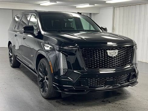 New 2026 Cadillac Escalade ESV V w/ LPO, ONYX Package AWD/4WD image 7