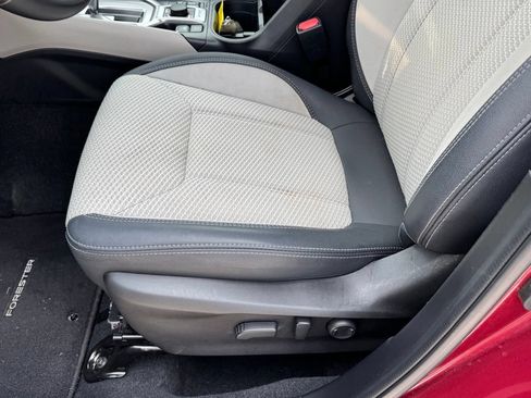 Used 2023 Subaru Forester Premium AWD/4WD image 4