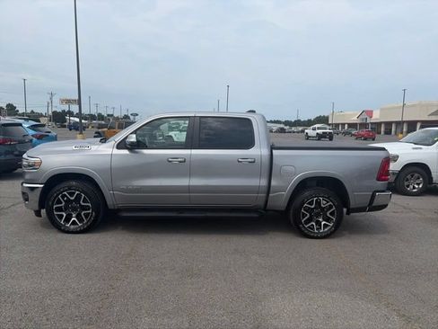 Used 2025 RAM 1500 Laramie AWD/4WD image 3
