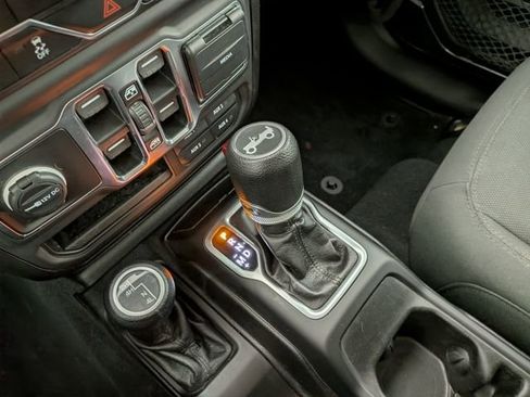 Used 2020 Jeep Wrangler Unlimited Sport S image 18