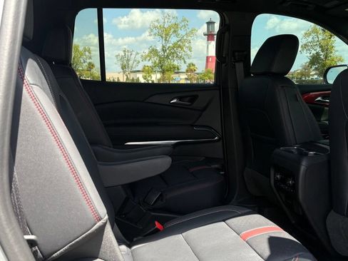 Used 2024 Chevrolet Traverse RS w/ LPO, Floor Liner Package FWD image 21