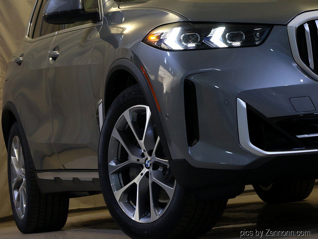 Used 2026 BMW X5 xDrive50e AWD/4WD image 4