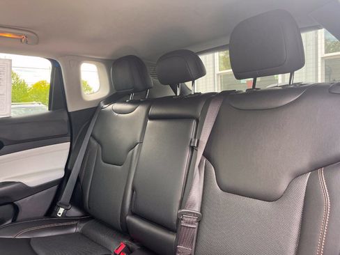 Used 2022 Jeep Compass Limited AWD/4WD image 18