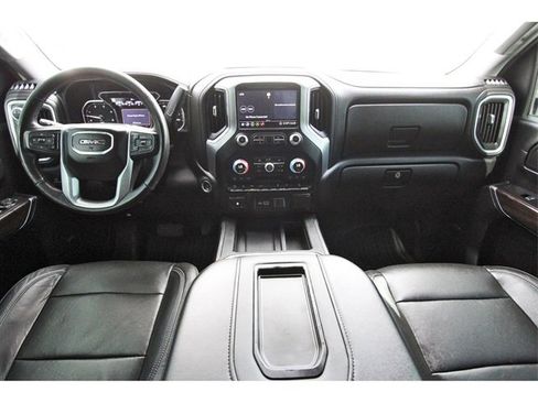 Used 2020 GMC Sierra 2500 SLT w/ Technology Package image 8