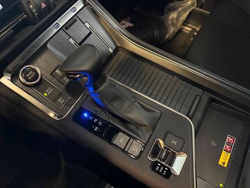 Used 2025 Lexus GX 550 w/ Accessory Package (2T) AWD/4WD image 34