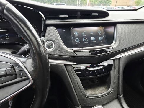 Used 2018 Cadillac XT5 Luxury w/ Driver Awareness Package AWD/4WD image 35
