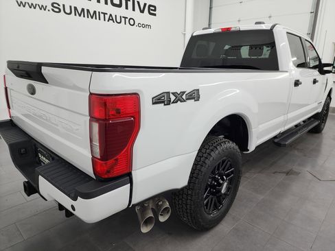 Used 2022 Ford F350 XLT w/ Black Appearance Package image 4
