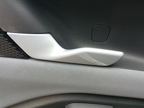 New 2025 Volkswagen Tiguan SE R-Line image 30