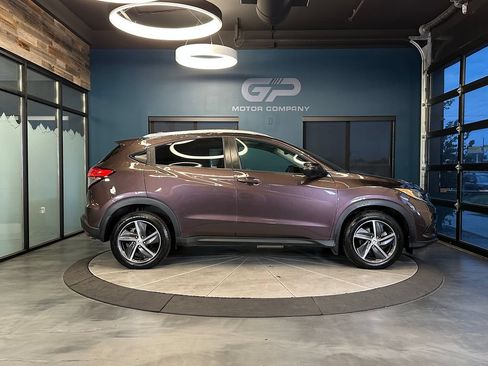 Used 2022 Honda HR-V EX image 2