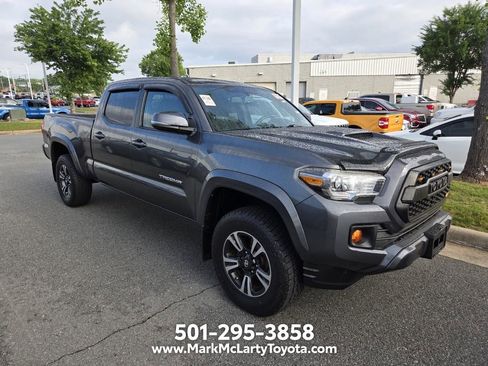 Used 2016 Toyota Tacoma TRD Sport w/ Premium & Technology Package AWD/4WD image 3