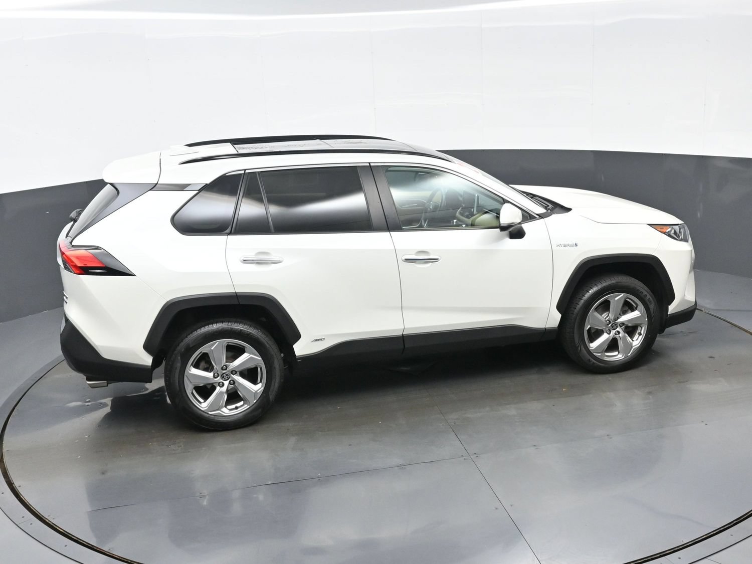 Used 2021 Toyota RAV4 Limited AWD/4WD image 43