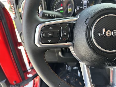 Used 2024 Jeep Wrangler Unlimited Sahara w/ Technology Group AWD/4WD image 19