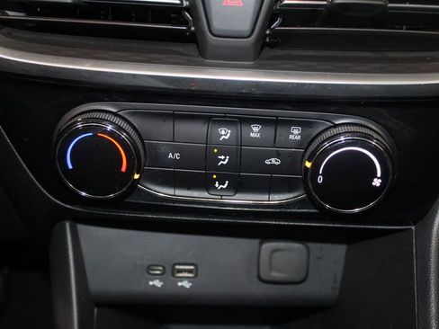 Used 2024 Buick Encore GX Sport Touring image 40