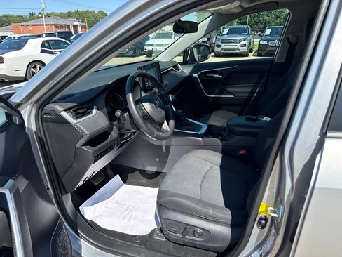 Used 2019 Toyota RAV4 XLE w/ Convenience Package AWD/4WD image 25