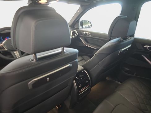 Used 2026 BMW X5 sDrive40i w/ M Sport Package RWD image 9