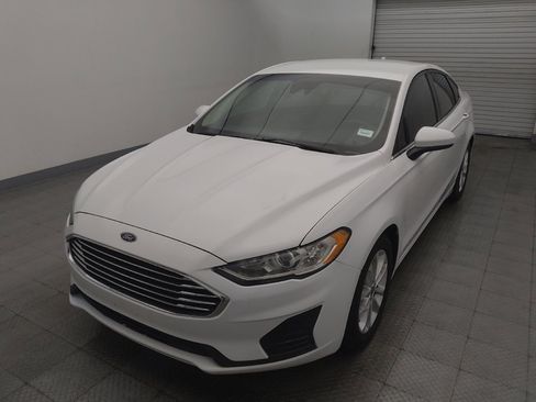 Used 2020 Ford Fusion SE FWD image 15