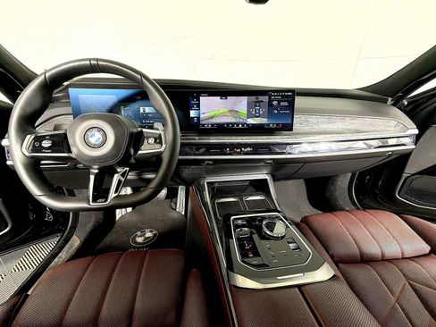 Used 2023 BMW 760i xDrive AWD/4WD image 15