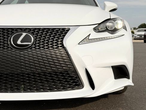 Used 2016 Lexus IS 200t w/ F Sport Package RWD image 10
