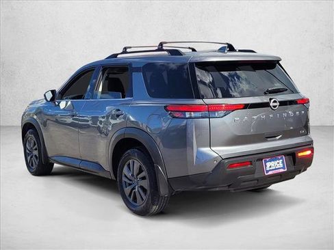 Used 2024 Nissan Pathfinder SV w/ SV Premium Package image 8