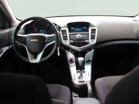 Used 2014 Chevrolet Cruze LT w/ RS Package FWD image 8