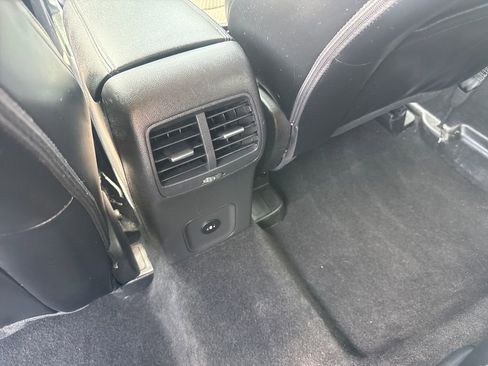 Used 2024 Ford Escape SE FWD image 23