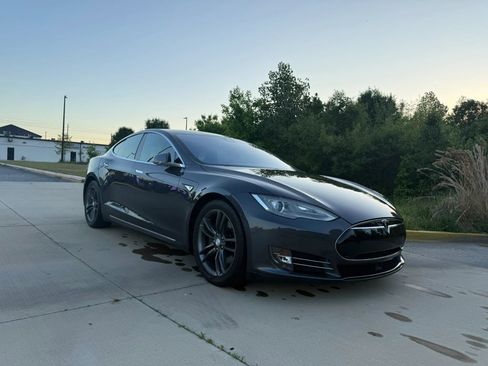 Used 2015 Tesla Model S 85D AWD/4WD image 9