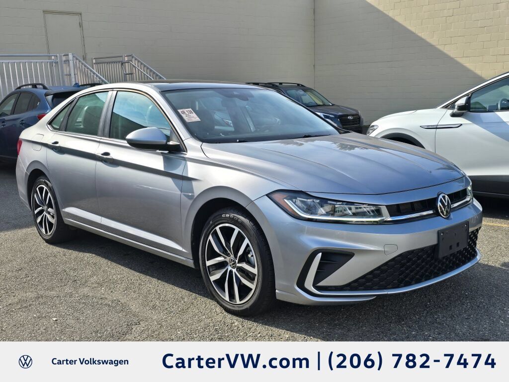 Used 2025 Volkswagen Jetta SE FWD image 1