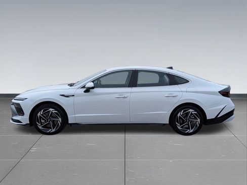 Used 2026 Hyundai Sonata SEL FWD image 2