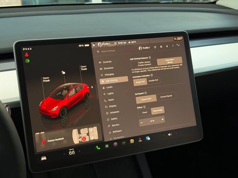 Used 2023 Tesla Model Y Long Range AWD/4WD image 37
