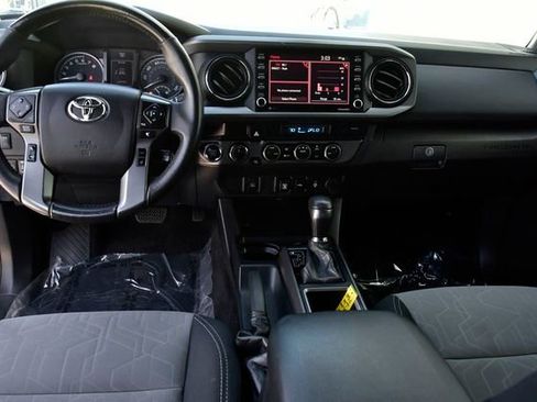 Used 2021 Toyota Tacoma TRD Off-Road AWD/4WD image 15