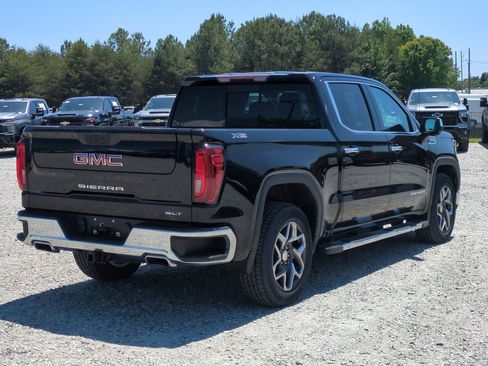 Used 2023 GMC Sierra 1500 SLT w/ SLT Premium Package AWD/4WD image 10