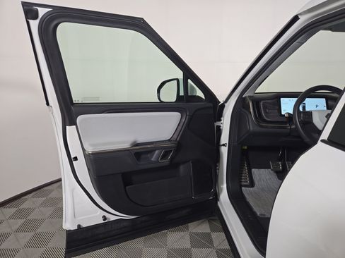 Used 2024 Rivian R1T Adventure Dual AWD/4WD image 16