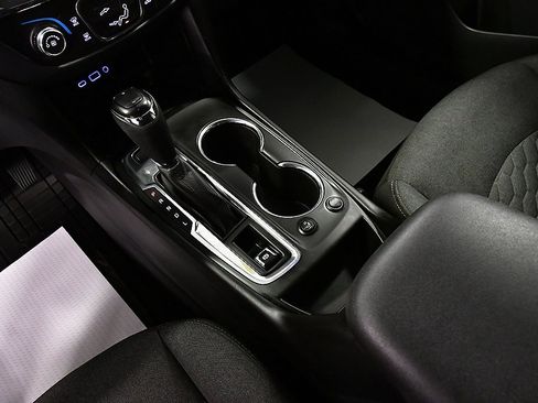 Used 2019 Chevrolet Equinox LT image 20