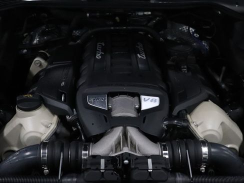 Used 2017 Porsche Cayenne Turbo image 27