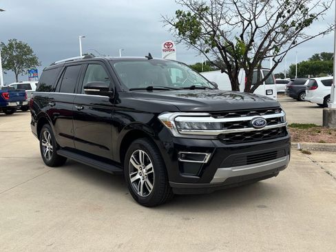 Used 2024 Ford Expedition Limited RWD image 5