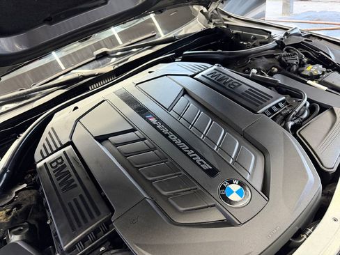 Used 2018 BMW M760i xDrive image 30