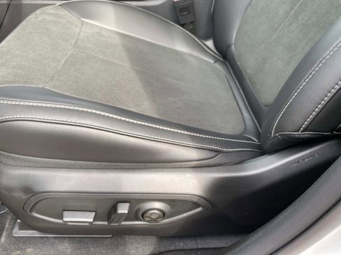 New 2026 Jeep Grand Cherokee Altitude image 10