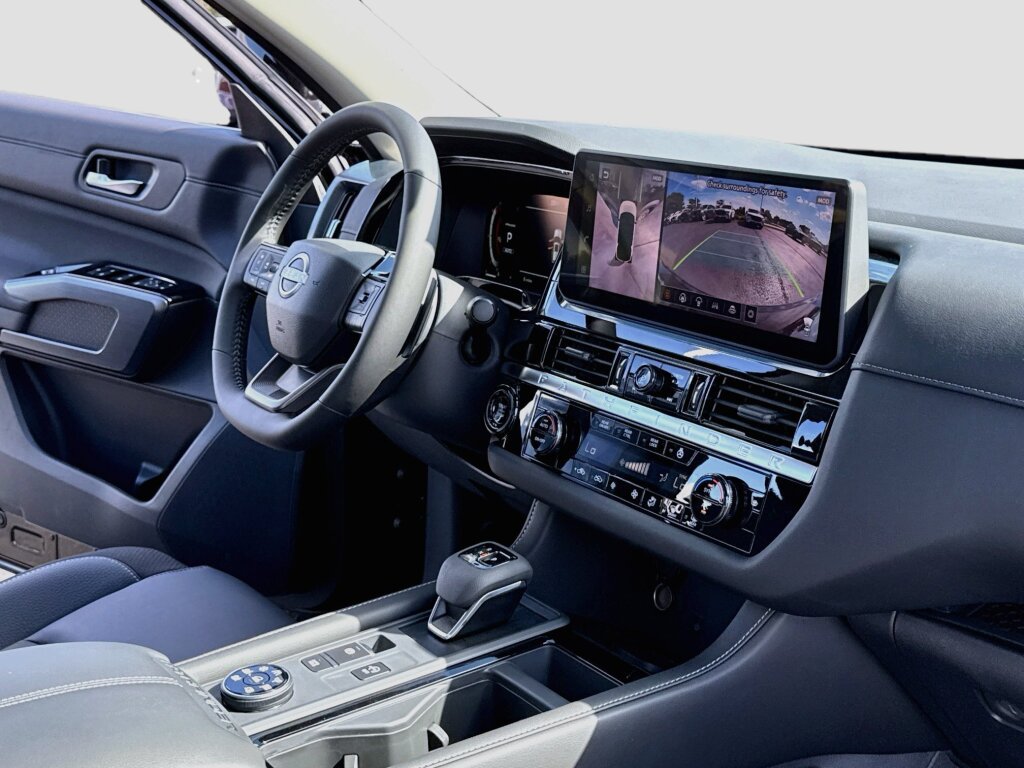 New 2026 Nissan Pathfinder SL AWD/4WD image 6