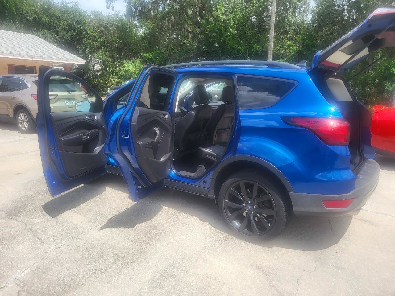 Used 2019 Ford Escape SE w/ SE Sport Appearance Package AWD/4WD image 36