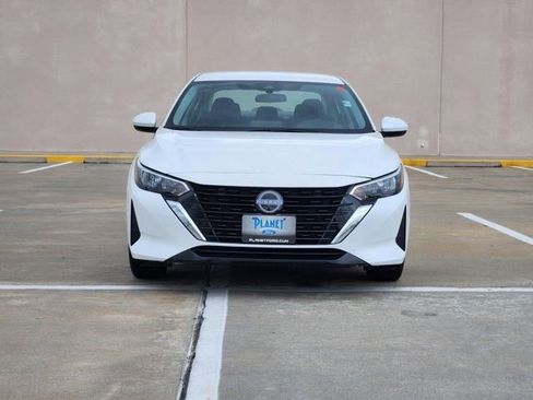 Used 2024 Nissan Sentra SV image 3