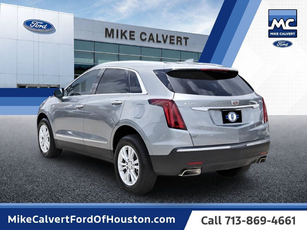Used 2025 Cadillac XT5 Luxury FWD image 2