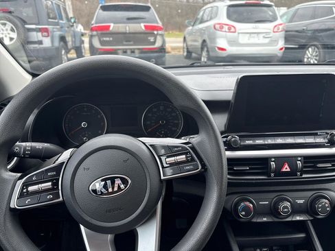 Used 2020 Kia Forte LXS image 17