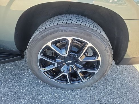 Used 2024 Chevrolet Suburban RST image 33