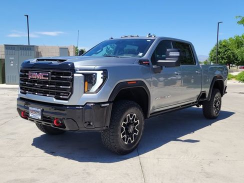 Used 2025 GMC Sierra 2500 AT4X AWD/4WD image 4